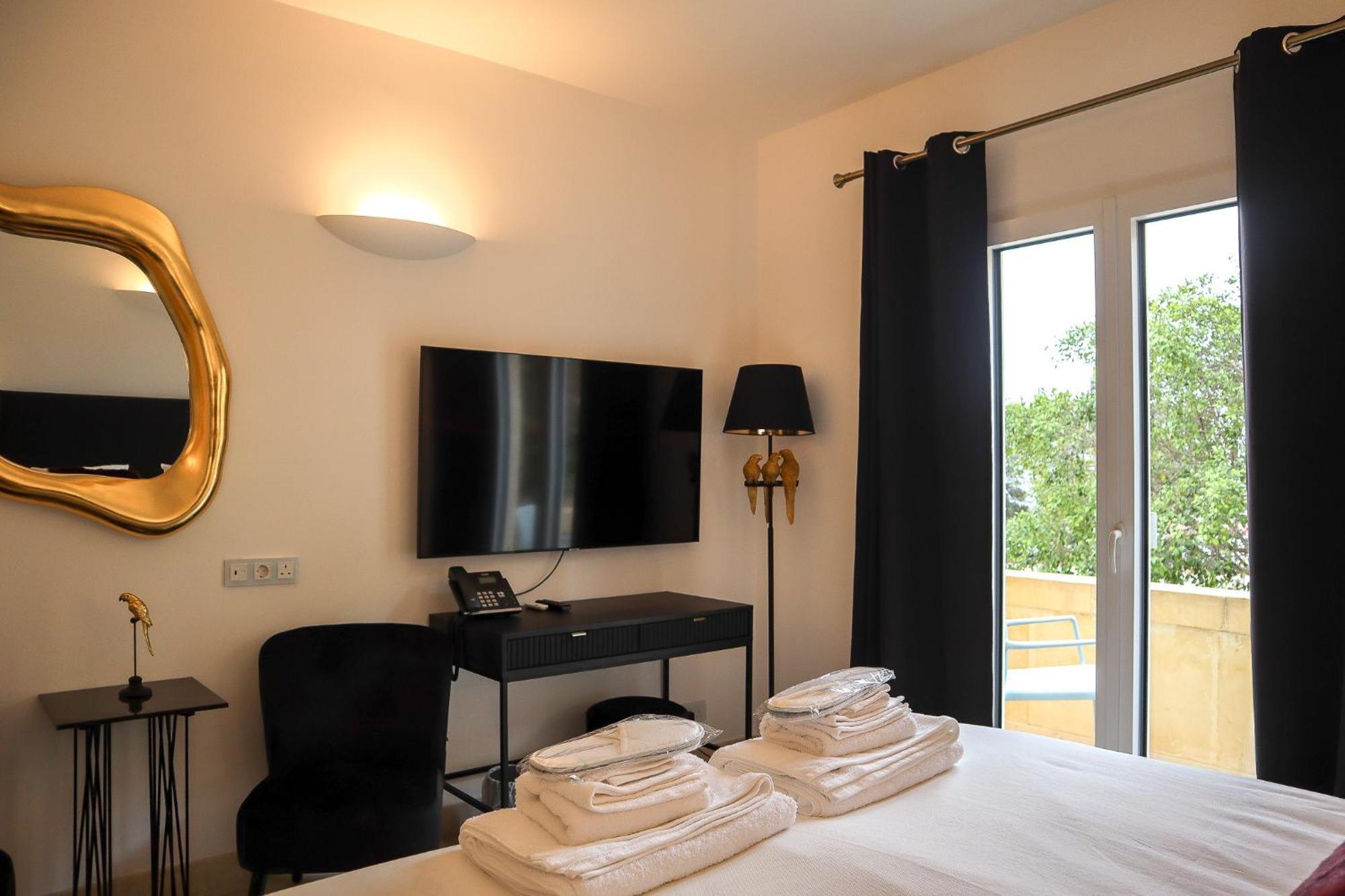 The White Knight Premium Boutique Hotel Айнсилем Экстерьер фото