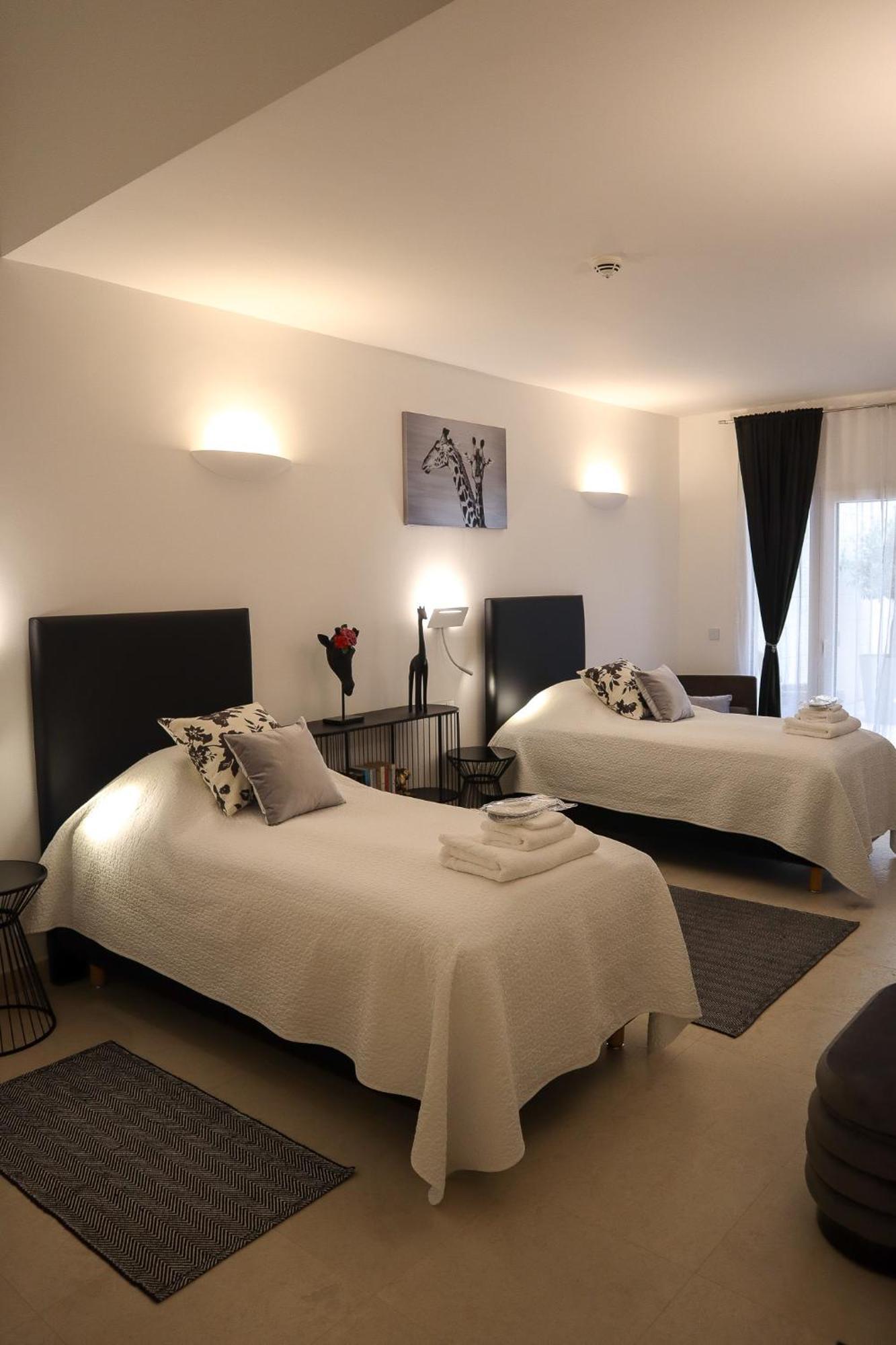 The White Knight Premium Boutique Hotel Айнсилем Экстерьер фото