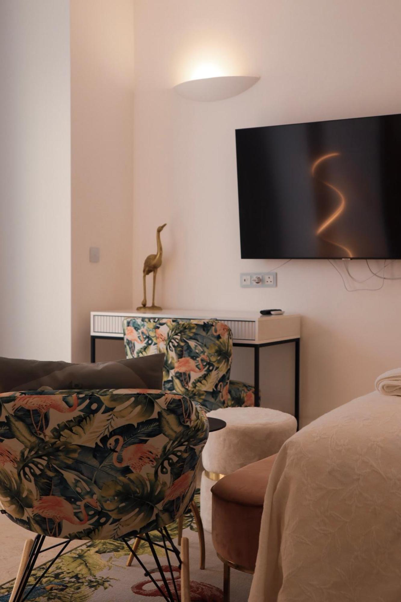 The White Knight Premium Boutique Hotel Айнсилем Экстерьер фото